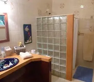 https://baldwins-guest-house.quintano-roohotels.com